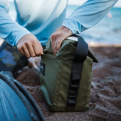 YETI Daytrip® 6L Lunch Bag 240111 Daytrip PDP 6L Lifestyle 06 1024x1024 YETI Cooler Shop