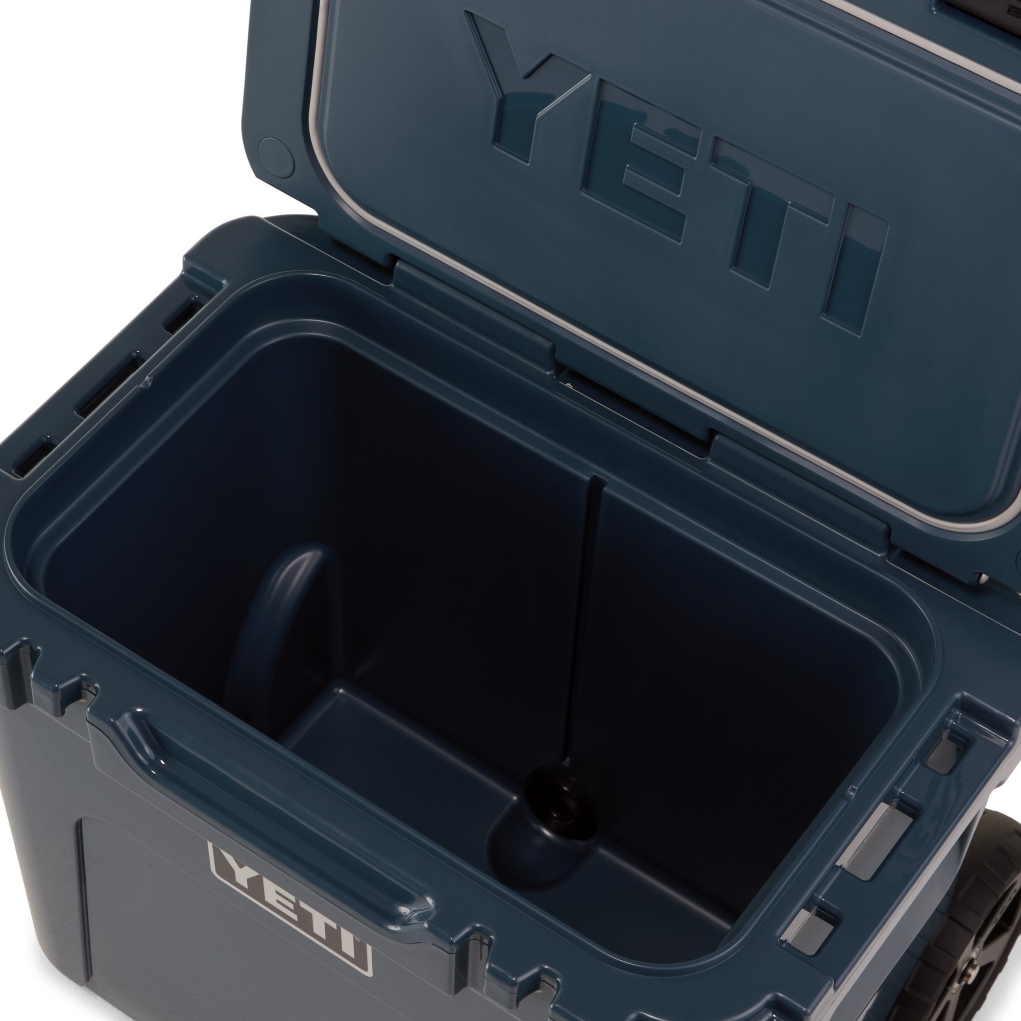 YETI Roadie® 32 Wheeled Cooler 9110ab46 fef6 445a a7f0 4417edf8e459 yeticoolershop.com